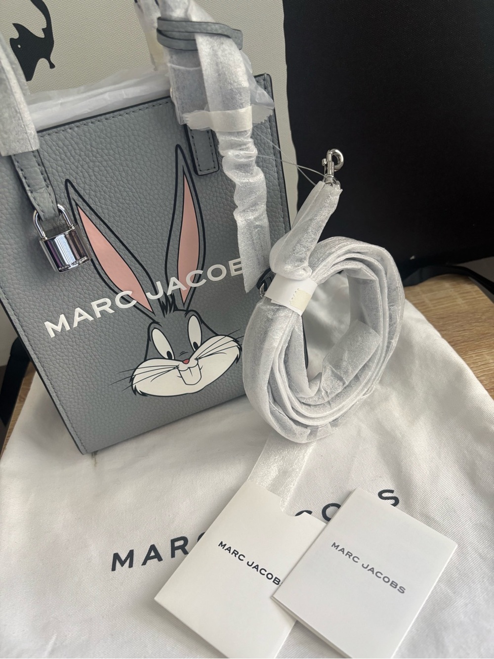 Marc Jacobs Grey Pebbled Leather Tote with Bugs Bunny Graphic - Picture 6 of 7